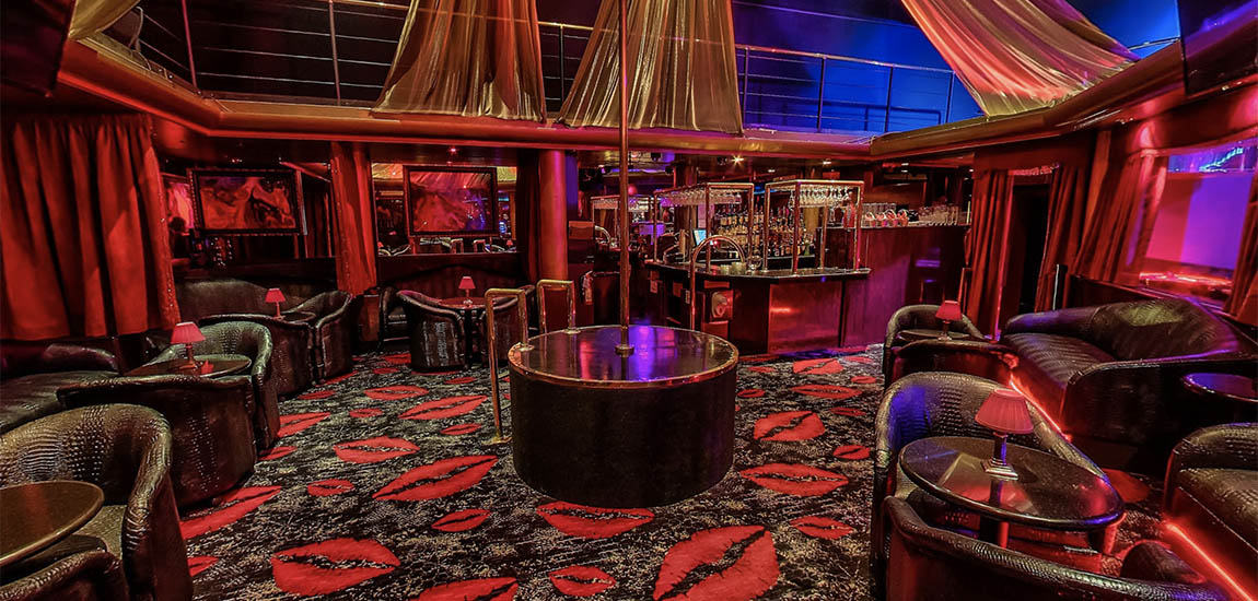 Centerfolds Bar Lounge
